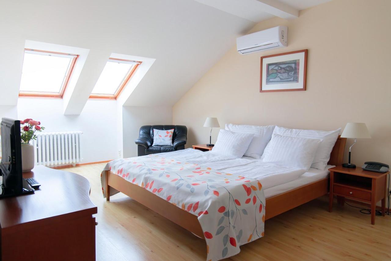 פראג Hotel Orion מראה חיצוני תמונה
