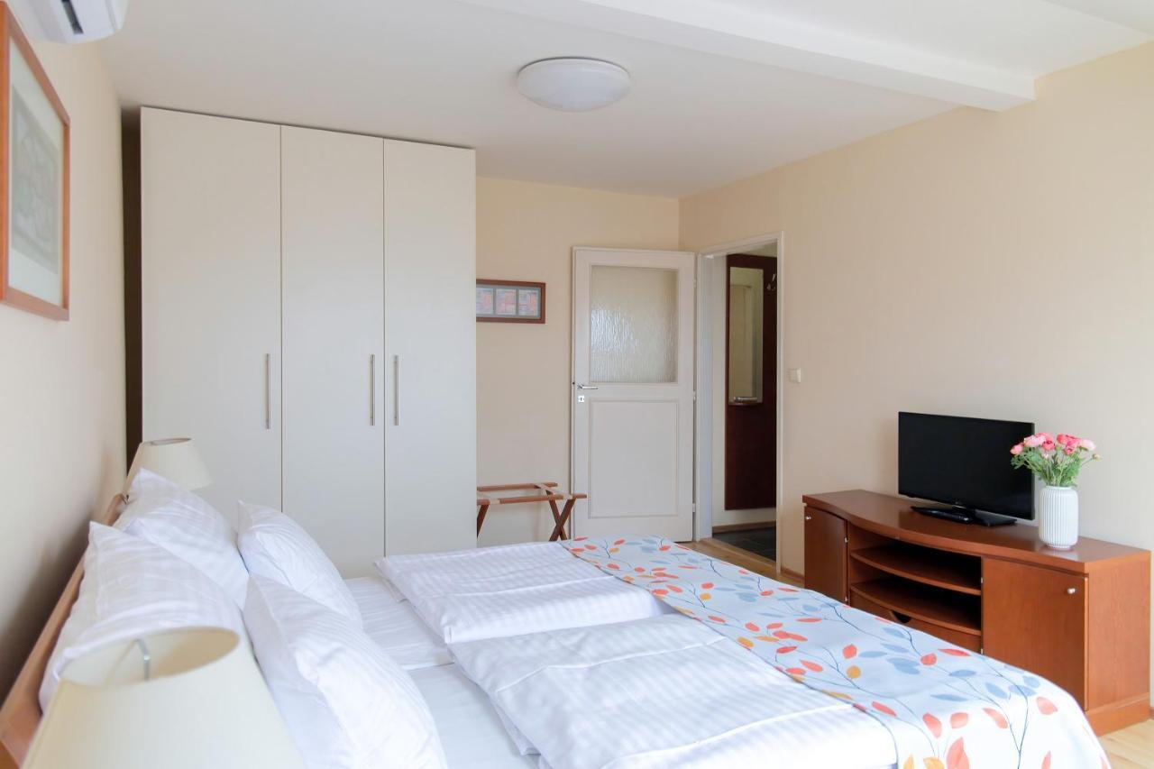פראג Hotel Orion מראה חיצוני תמונה
