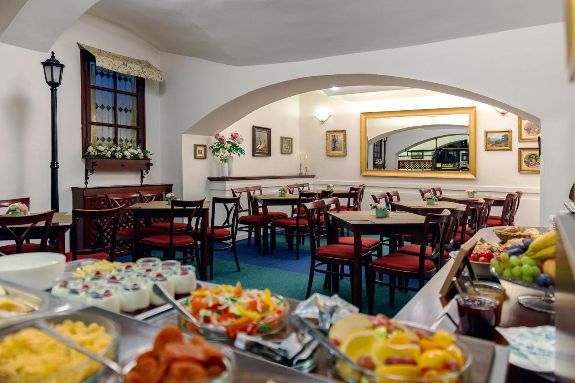 פראג Hotel Orion מראה חיצוני תמונה